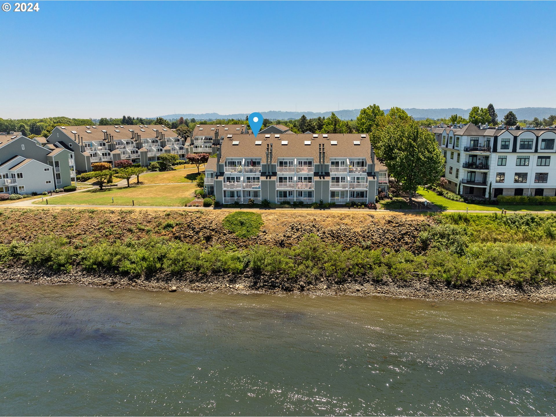 Hayden Bay Dr, Portland, OR 97217