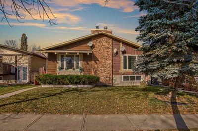 39 Bermuda Dr Nw, Home with 4 bedrooms, 2 bathrooms and 1 parking in Calgary AB | Image 1