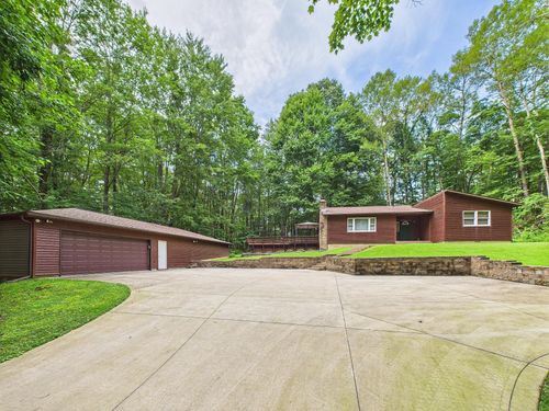 4975 Jacobs Ladder Rd Sw, Lancaster, OH, 43130-8930 | Card Image