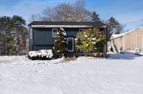 5 River St, Newmarket, NH, 03857-1112 | Card Image