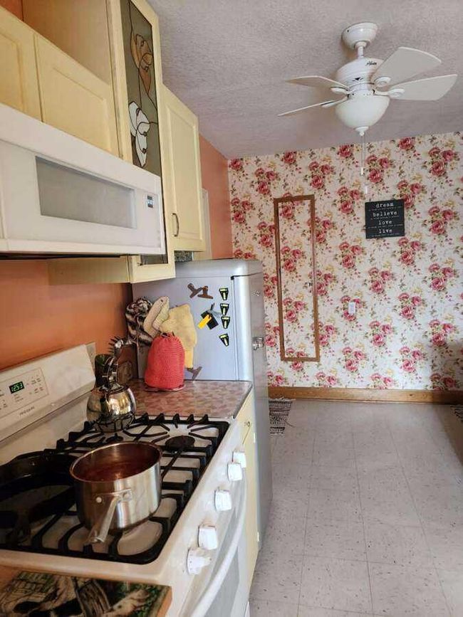 221 Center Avenue Ne, House other with 3 bedrooms, 2 bathrooms and 5 parking in Milk River AB | Image 6