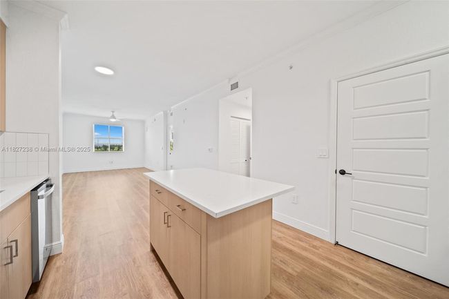 405 - 10170 Sw 7 Th St, Condo with 1 bedrooms, 1 bathrooms and null parking in Pembroke Pines FL | Image 4