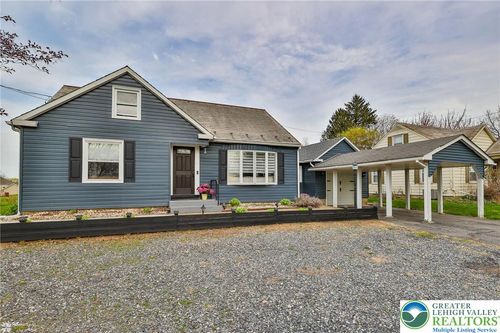 216 Young Road, Bushkill Twp, PA, 18064 | Card Image