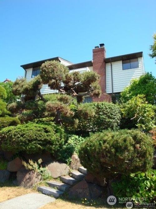 2320 W Viewmont Way W, Seattle, WA, 98199-3802 | Card Image