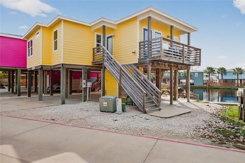 26-2727 S 11th St, Port Aransas, TX, 78373-6070 | Card Image