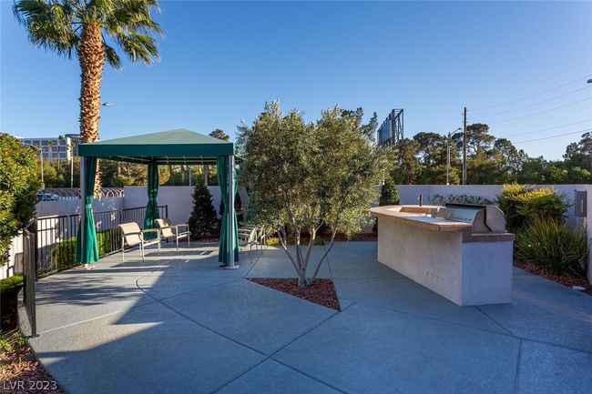 1201 - 360 E Desert Inn Rd, Condo with 2 bedrooms, 3 bathrooms and null parking in Las Vegas NV | Image 31
