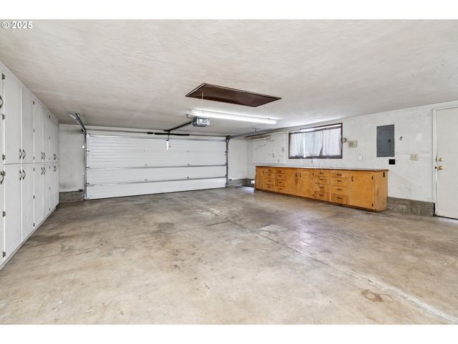 Garage | Image 22