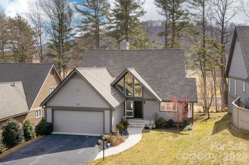 155 Winding Meadows Dr, Flat Rock, NC, 28731-9518 | Card Image