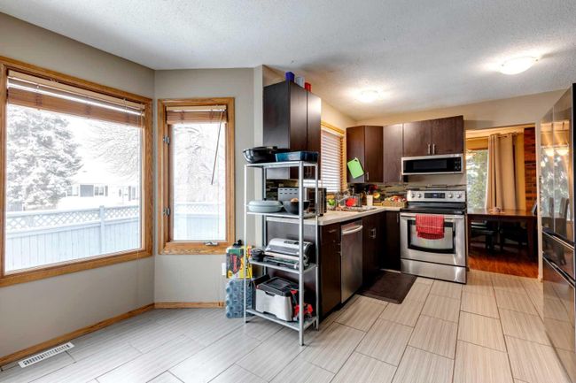 104 Pinewind Close Ne, Home with 4 bedrooms, 3 bathrooms and 4 parking in Calgary AB | Image 8