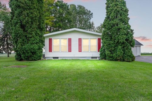 8360 Lytle Rd, Corunna, MI, 48817-9517 | Card Image