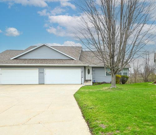 b-3860 Deer Valley Dr, Marion, IA, 52302-9097 | Card Image