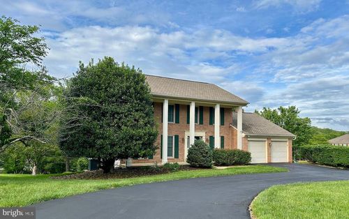 9844 Faust Dr, VIENNA, VA, 22182-1475 | Card Image