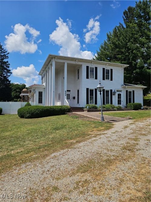 422 N Kennebec Ave, McConnelsville, OH, 43756-1009 | Card Image