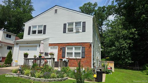42 Chatsworth Pl, New Rochelle, NY, 10801-1315 | Card Image