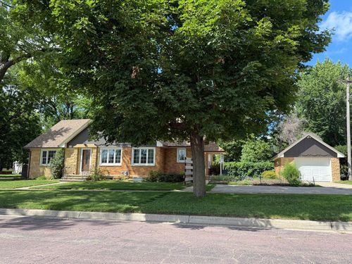 201 5th Ave N, Lakefield, MN, 56150-1244 | Card Image