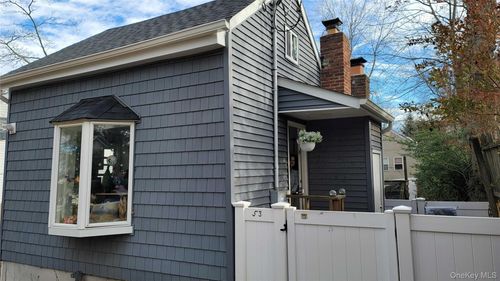 53 Nautilus Dr, Rocky Point, NY, 11778-9742 | Card Image