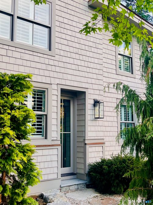 4 Main St, New Preston Marble Dale, CT, 06777-1716 | Card Image