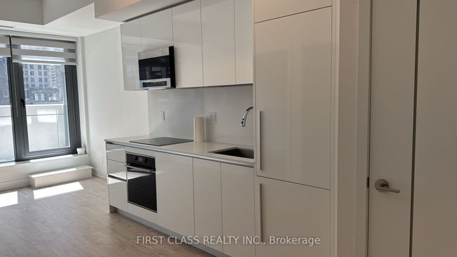 503 - 8 Cumberland St, Condo with 1 bedrooms, 1 bathrooms and null parking in Toronto ON | Image 5