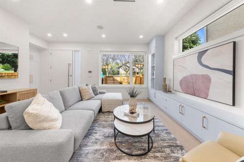 1-1582 E 2nd Avenue, Vancouver, BC, V5N1C7 | Card Image