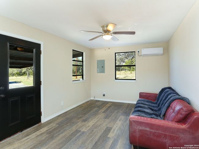 207 Roadrunner Trl, House other with 1 bedrooms, 1 bathrooms and null parking in Utopia TX | Image 16