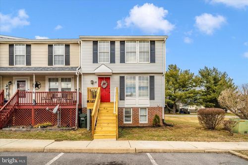 111 Tulip Ct, HAGERSTOWN, MD, 21740-2026 | Card Image