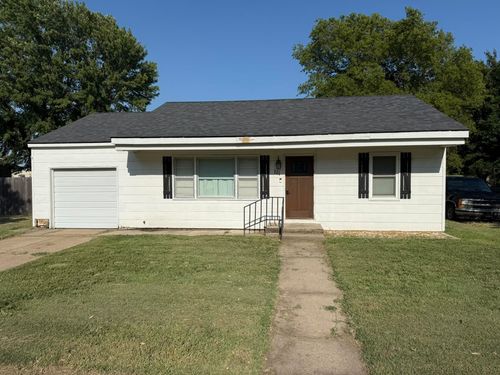 111 S County Rd, Holyrood, KS, 67450-9622 | Card Image