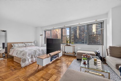 9g-300 E 40th Street, New York City, NY, 10016 | Card Image