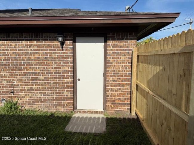 901 Emerson Dr Ne, House other with 3 bedrooms, 2 bathrooms and null parking in Palm Bay FL | Image 11