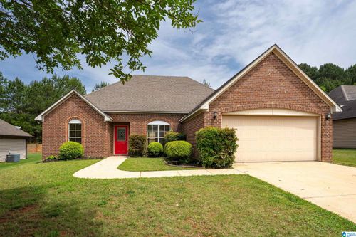 5212 Meadow Lake Cir, Bessemer, AL, 35020-8124 | Card Image