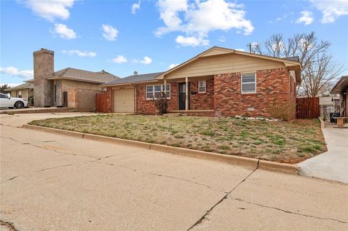 933 W Daniel St, Weatherford, OK, 73096-4419 | Card Image