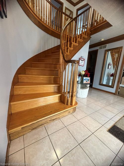 17400 Timothy Dr, Southgate, MI, 48195-3283 | Card Image