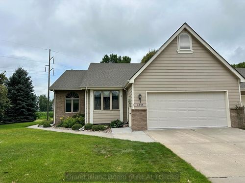2828 Lakewood Cir, Grand Island, NE, 68801-3202 | Card Image