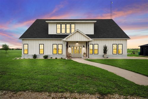 1197 Prairie Chapel Rd, Crawford, TX, 76638-3399 | Card Image