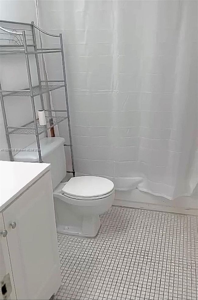 APT-3305 - 1820 N Lauderdale Ave, Condo with 1 bedrooms, 1 bathrooms and null parking in North Lauderdale FL | Image 12