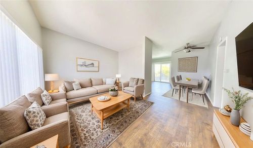 apt-11-136 W Union Ave, Fullerton, CA, 92832-1243 | Card Image