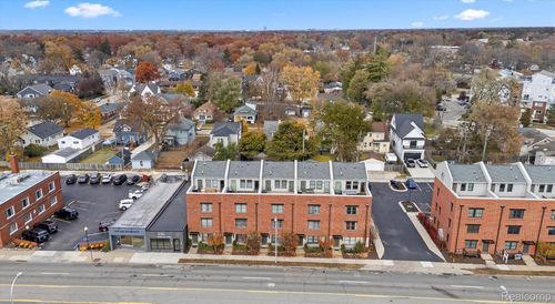 670 W 11 Mile Rd, Royal Oak, MI, 48067-2202 | Card Image