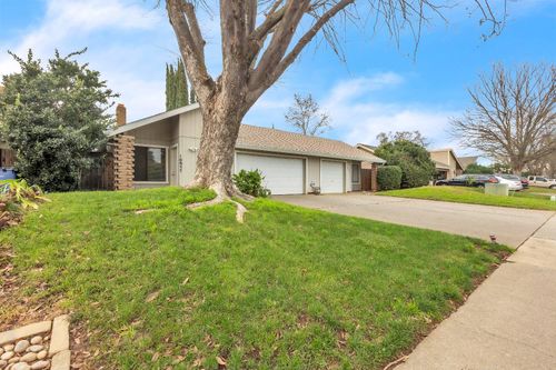 10957 Hirschfeld Way, Rancho Cordova, CA, 95670 | Card Image