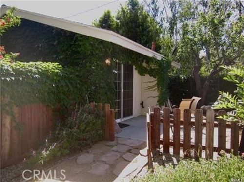 2-23101 Lanark St, Canoga Park, CA, 91304-4305 | Card Image