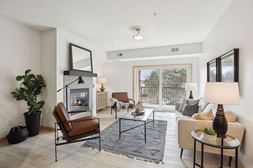 unit-103-10806 S Shore Dr, Plymouth, MN, 55441-4975 | Card Image