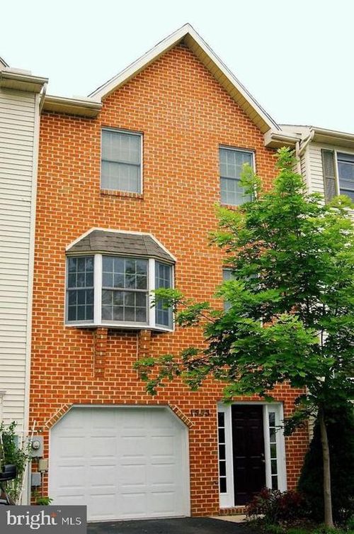 1553 Brechbill Rd, CHAMBERSBURG, PA, 17202-8073 | Card Image