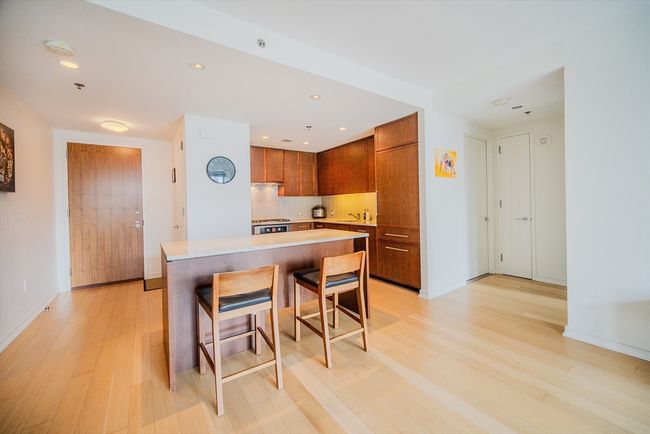 UNIT-1209 - 580 Washington St, Condo with 2 bedrooms, 2 bathrooms and 1 parking in Boston MA | Image 4