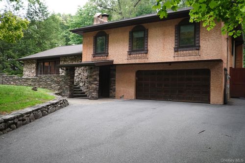 50 Pleasant Ridge Dr, Poughkeepsie, NY, 12603-5425 | Card Image