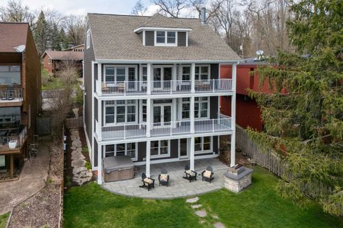 5511 Mendota Dr, Middleton, WI, 53562-2012 | Card Image