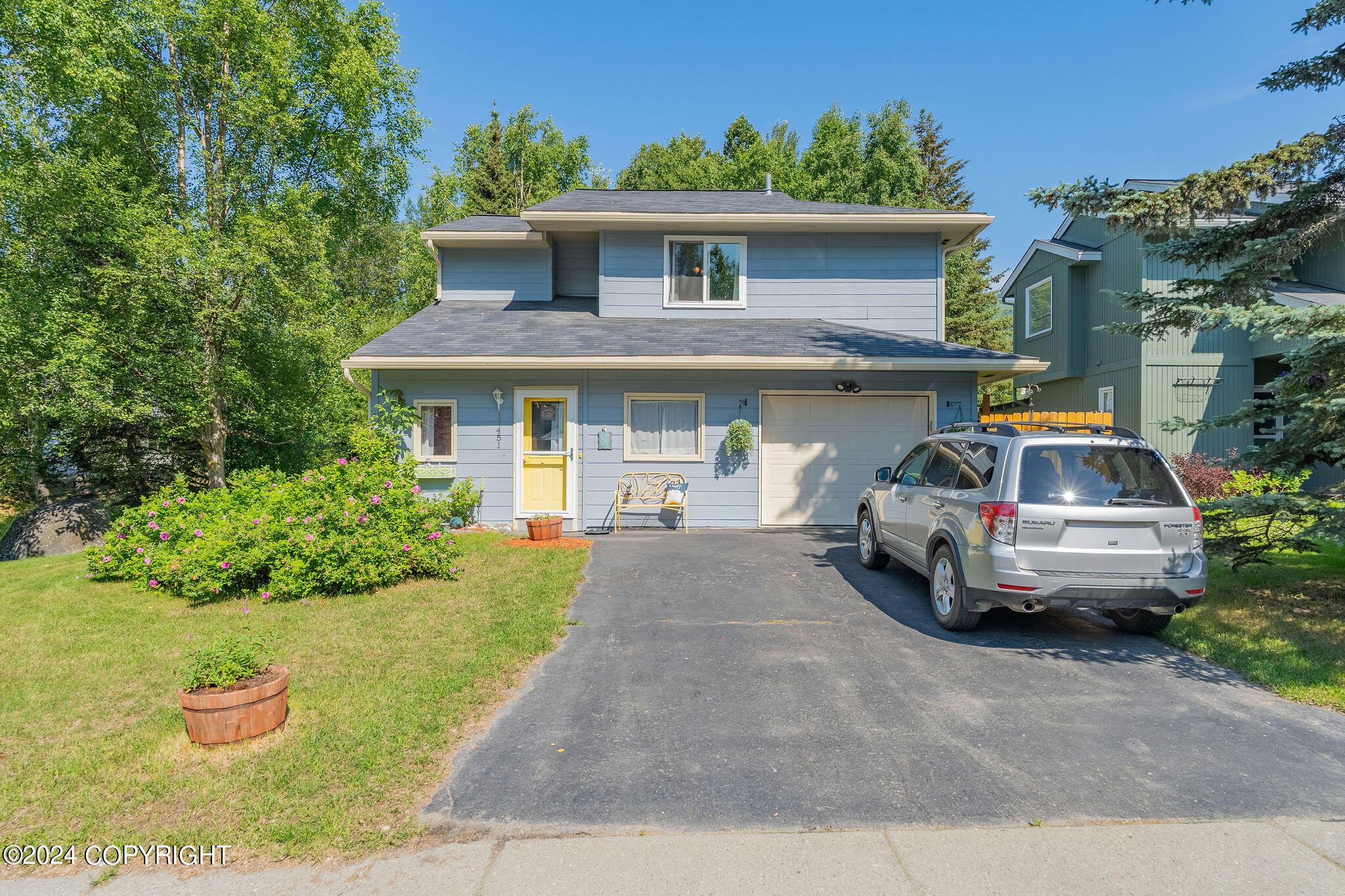 Rachel Ave, Eagle River, AK 99577