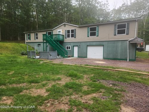 101 Holiday Dr, White Haven, PA, 18661-2845 | Card Image