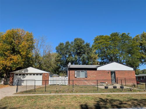 6762 Niagara St, Romulus, MI, 48174-4327 | Card Image