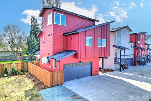 d-27523 102nd Ave Nw, Stanwood, WA, 98292-8015 | Card Image