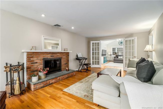 Living Room | Image 7