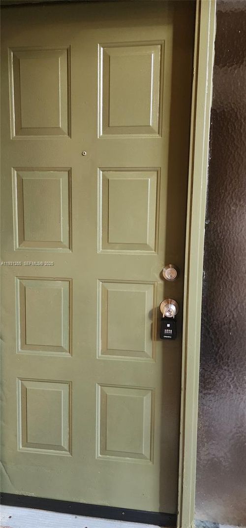 3846-3846 Coral Tree Cir, Coconut Creek, FL, 33073-4433 | Card Image