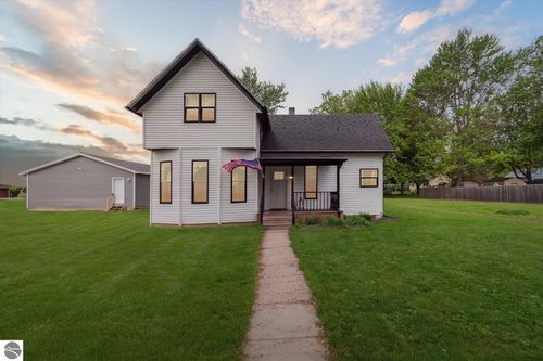 646 S Melze St, Merrill, MI, 48637-2525 | Card Image
